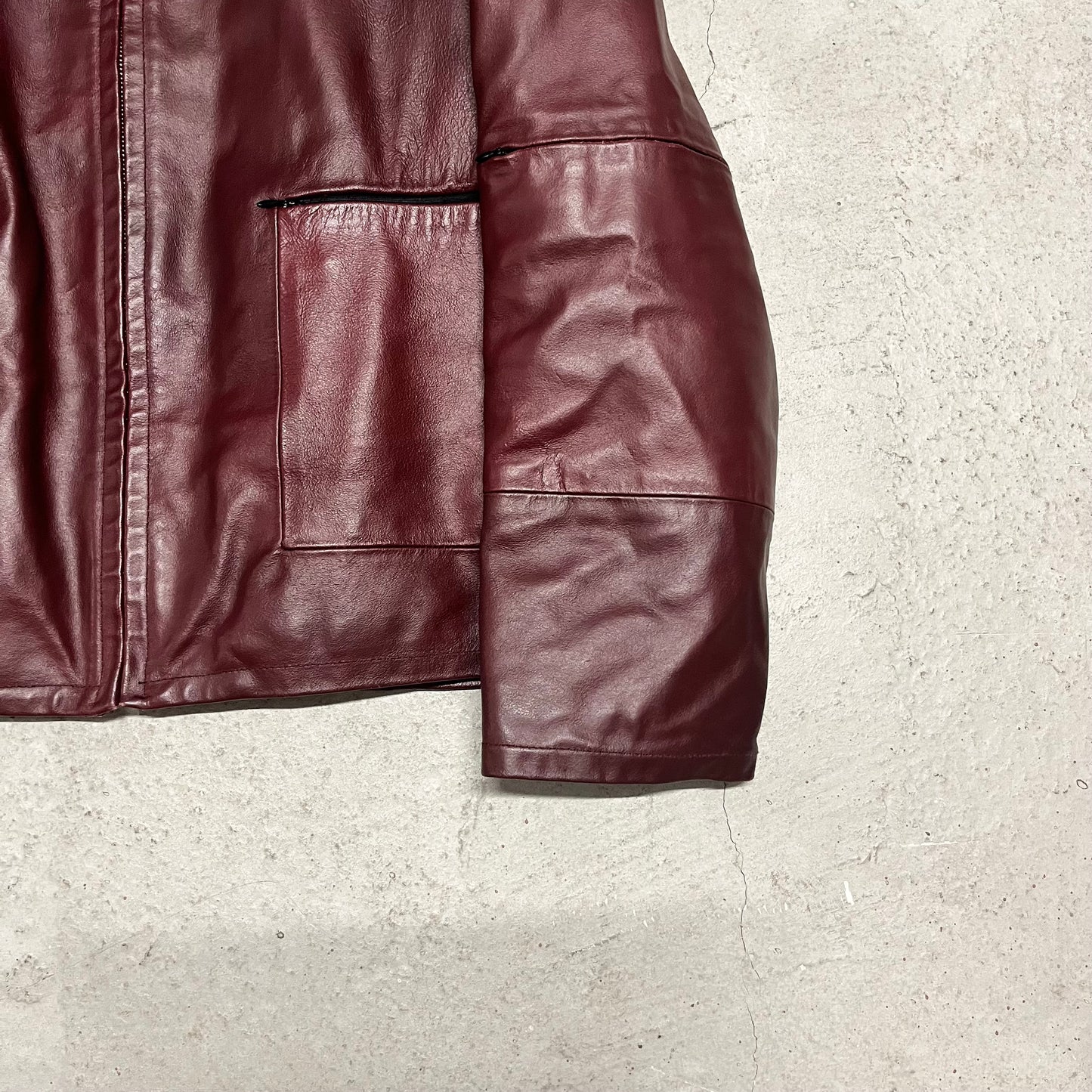 rote Lederjacke
