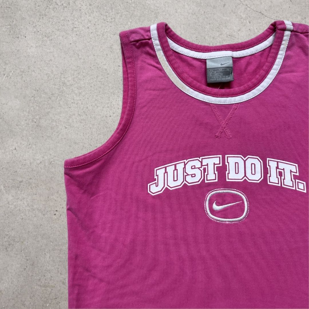 pinkes nike top