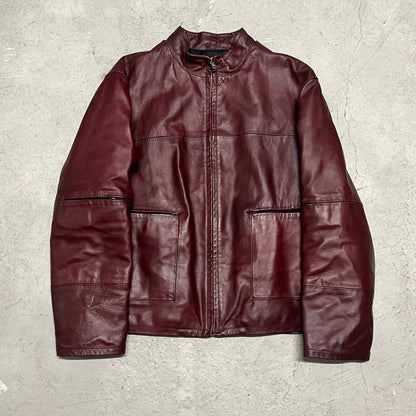 rote Lederjacke