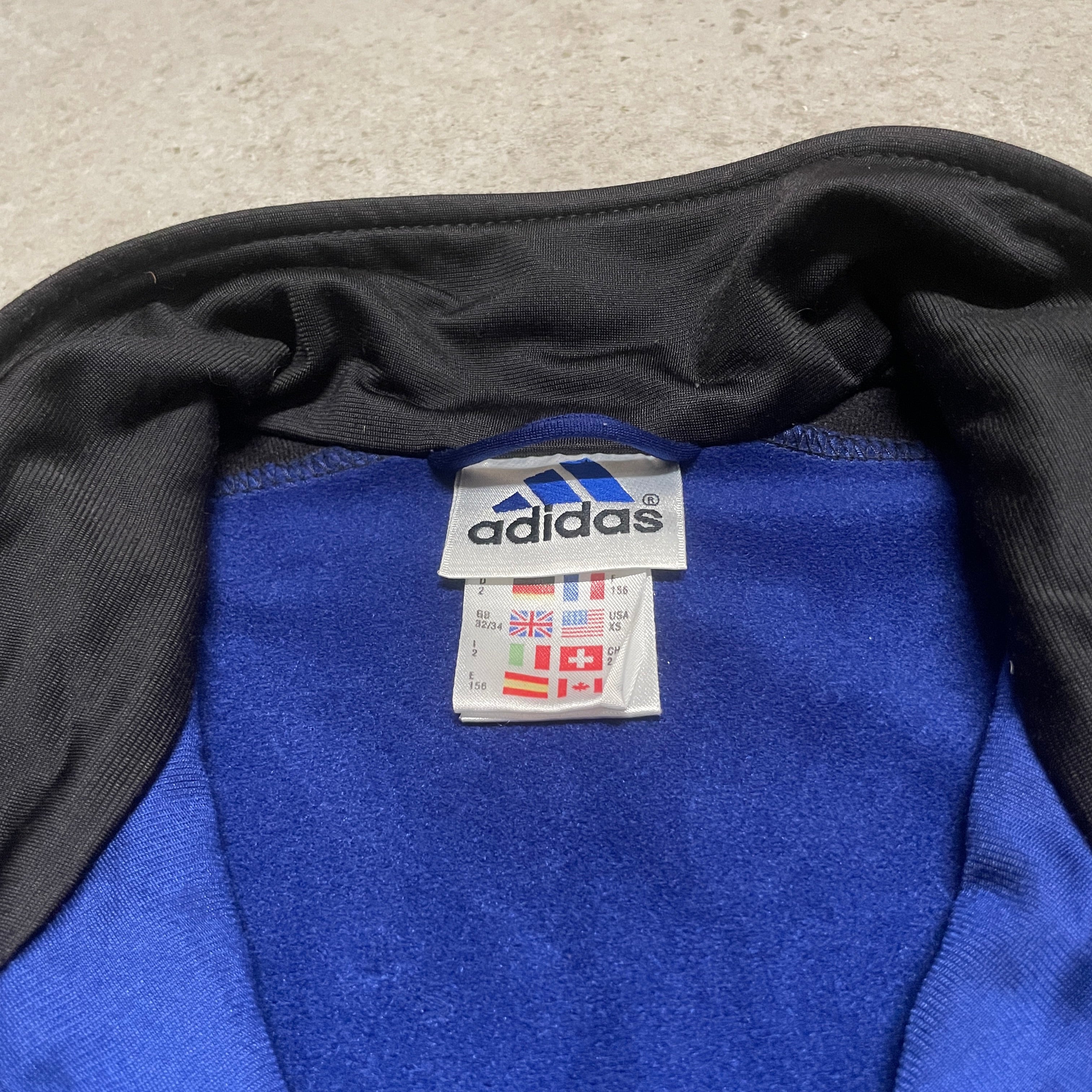 Adidas kurzärmlige Trackjacke XS
